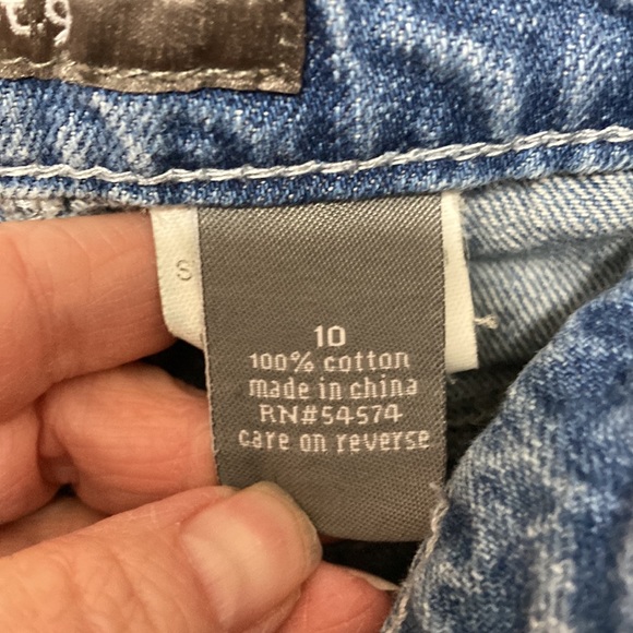 Apt 9 Distressed Jean shorts size 10 - Picture 5 of 10